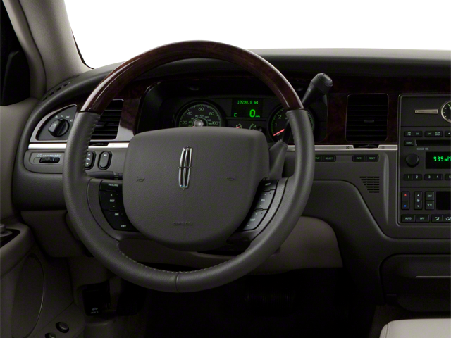 2011 Lincoln Town Car Signature Limited