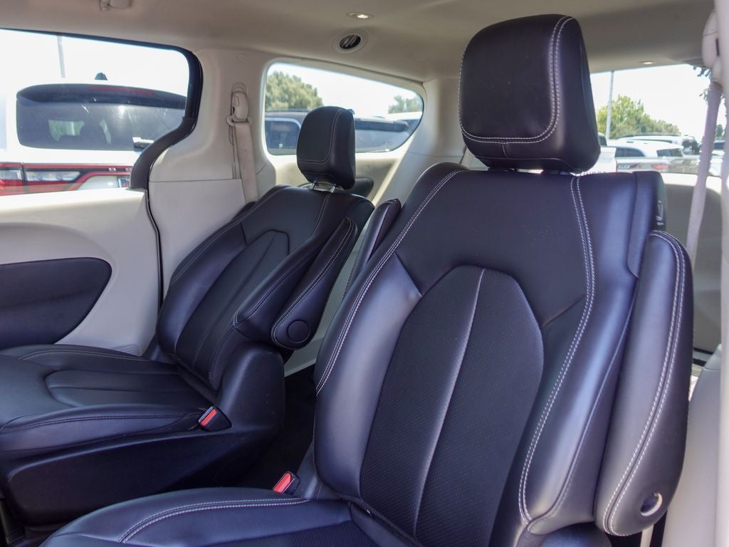 2024 Chrysler Pacifica Hybrid Select