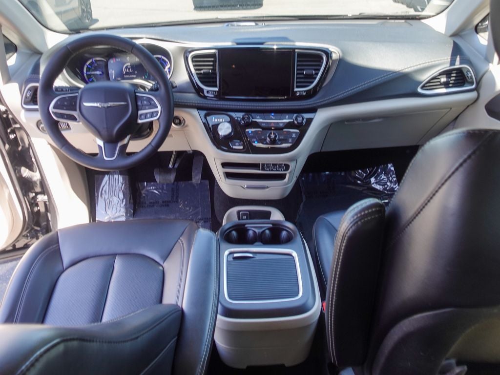2024 Chrysler Pacifica Hybrid Select