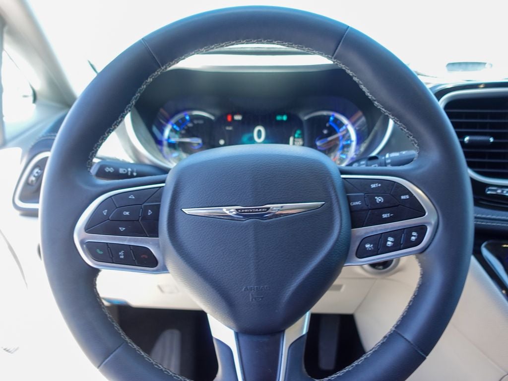 2024 Chrysler Pacifica Hybrid Select