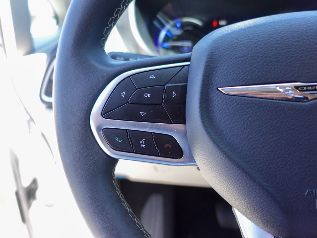 2024 Chrysler Pacifica Hybrid Select