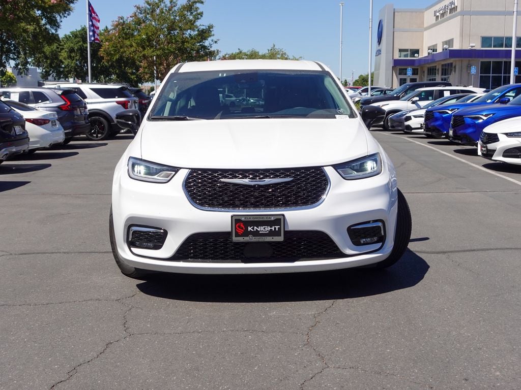 2024 Chrysler Pacifica Hybrid Select