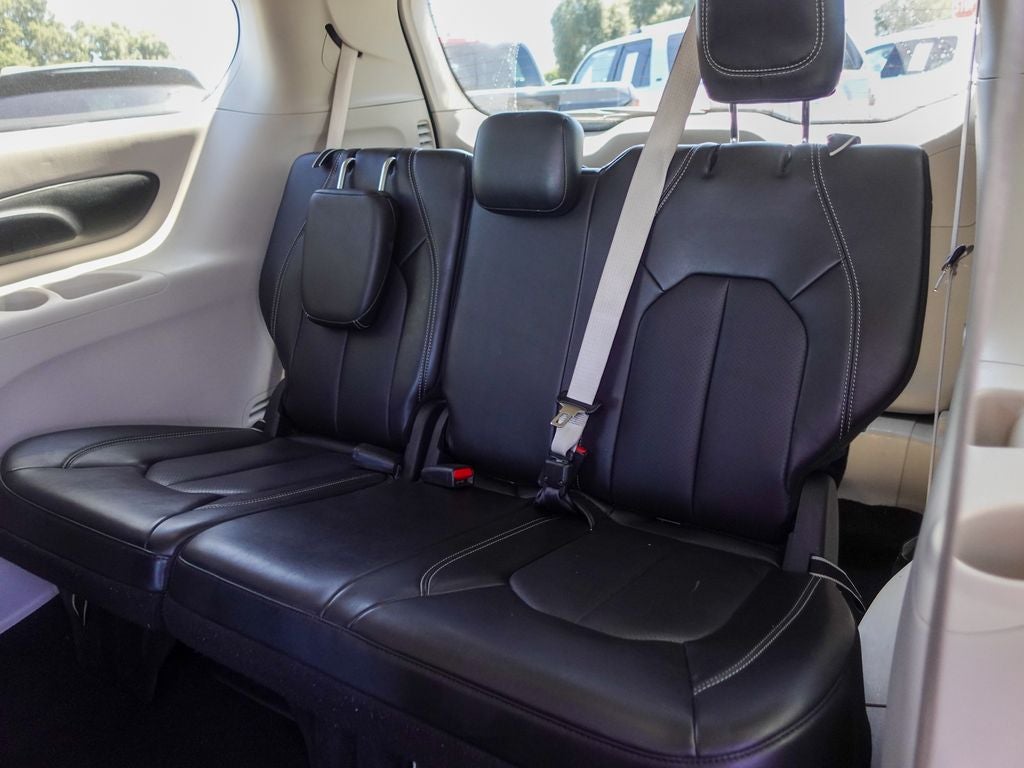 2024 Chrysler Pacifica Hybrid Select