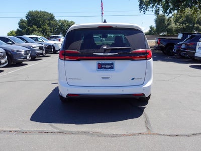 2024 Chrysler Pacifica Hybrid Select