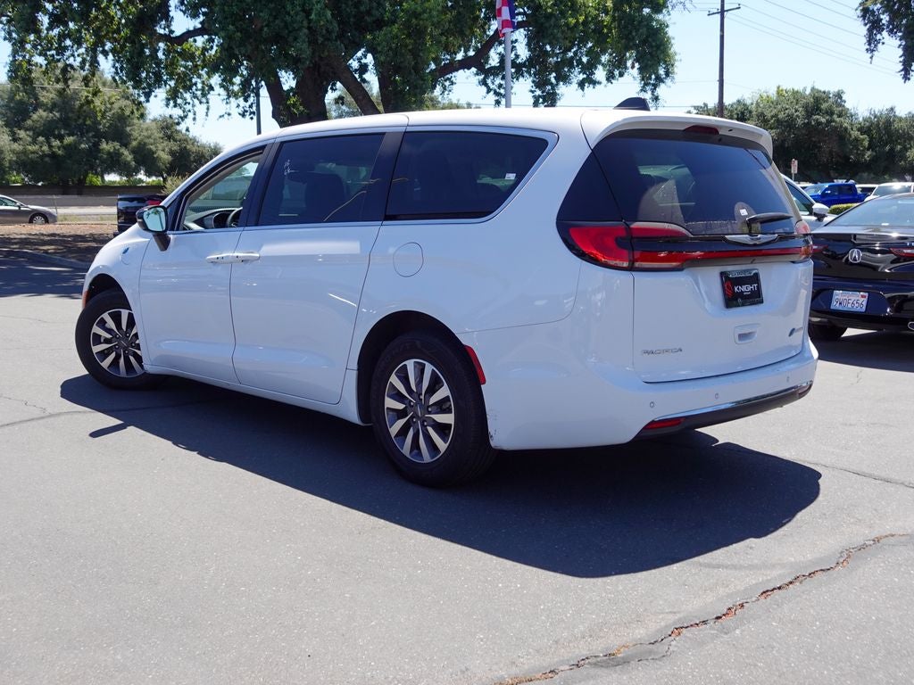 2024 Chrysler Pacifica Hybrid Select