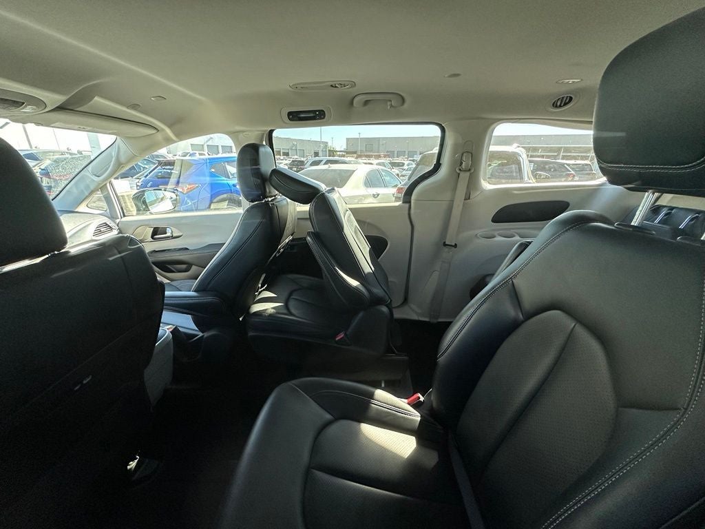 2024 Chrysler Pacifica Hybrid Select