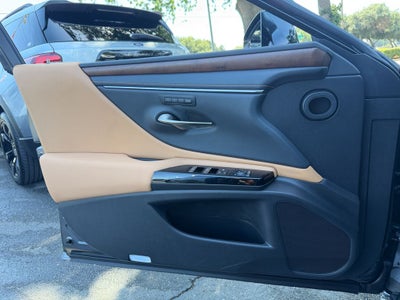 2023 Lexus ES 250