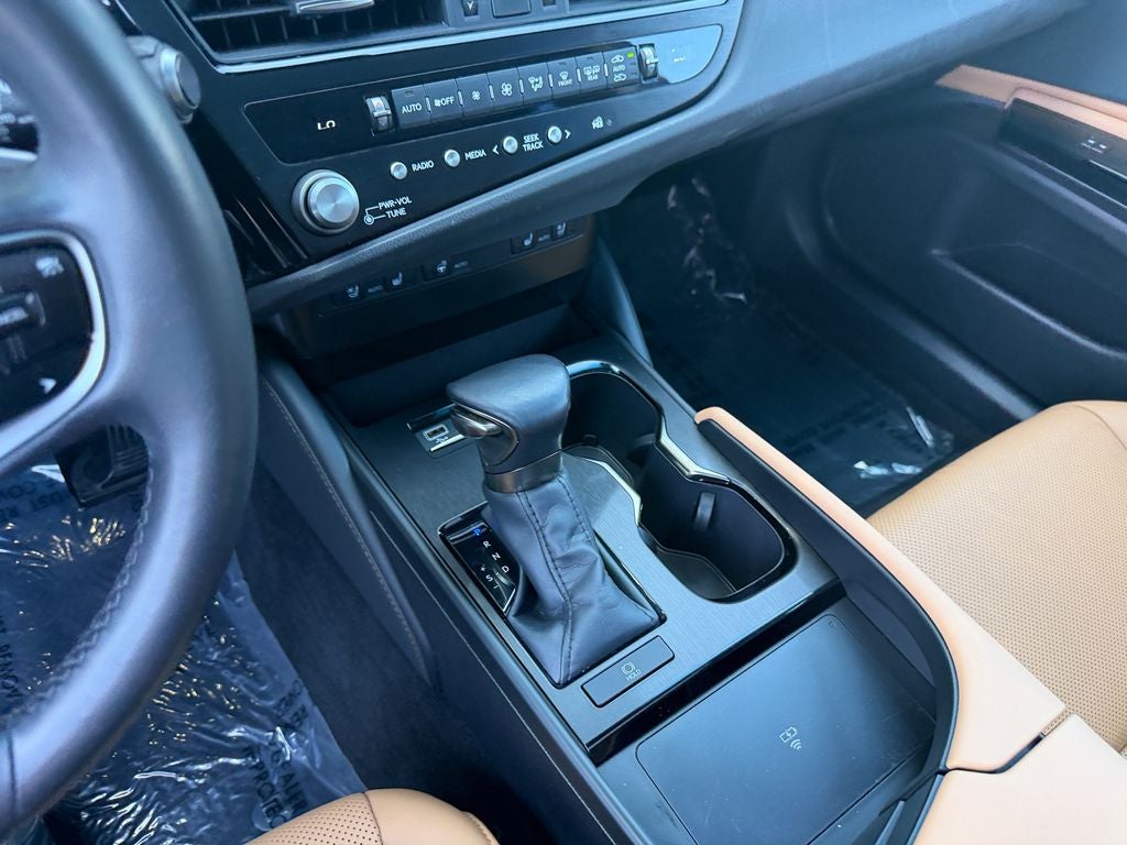 2023 Lexus ES 250