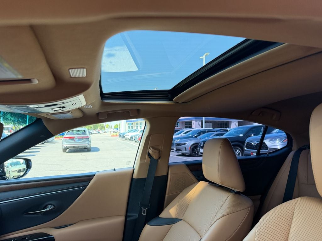 2023 Lexus ES 250