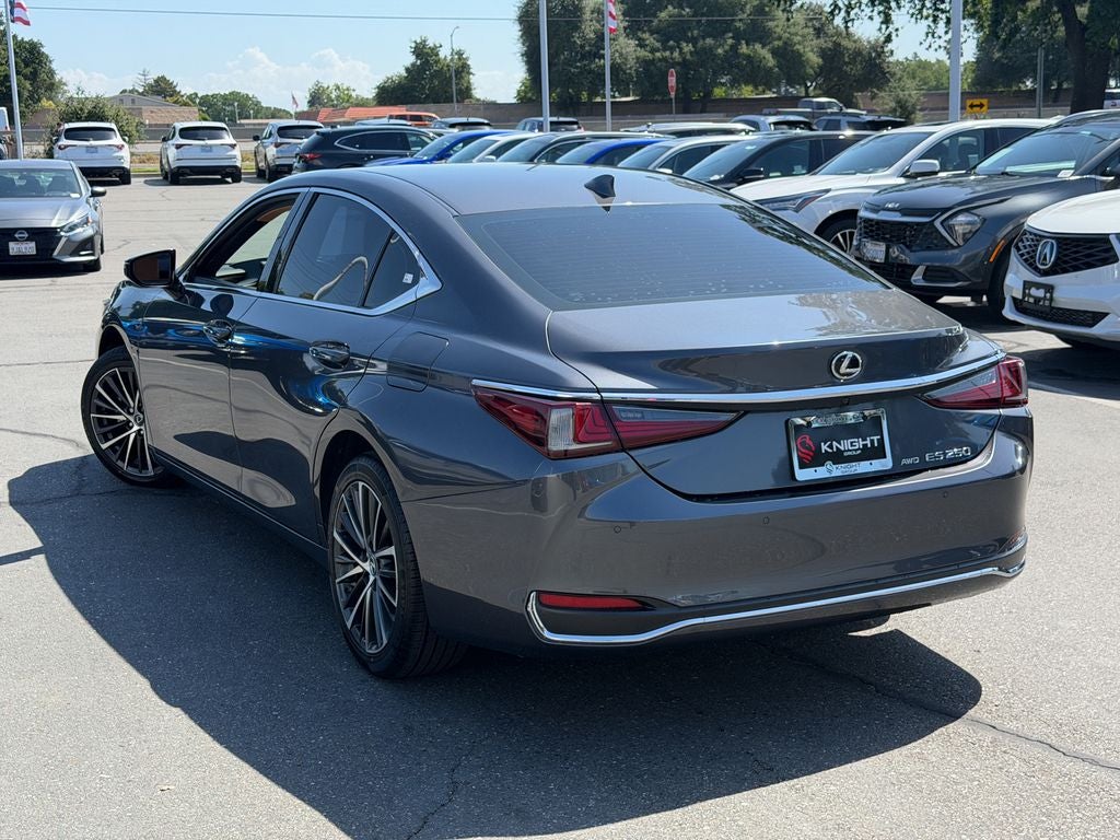 2023 Lexus ES 250