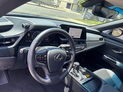 2025 Lexus ES 300h