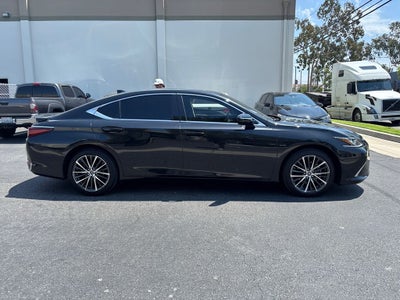 2025 Lexus ES 300h