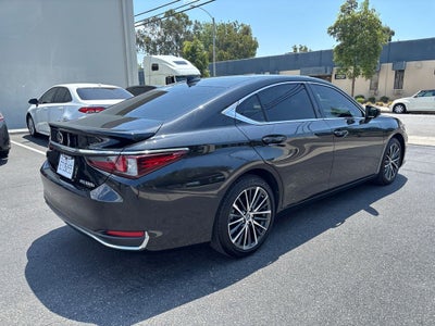2025 Lexus ES 300h