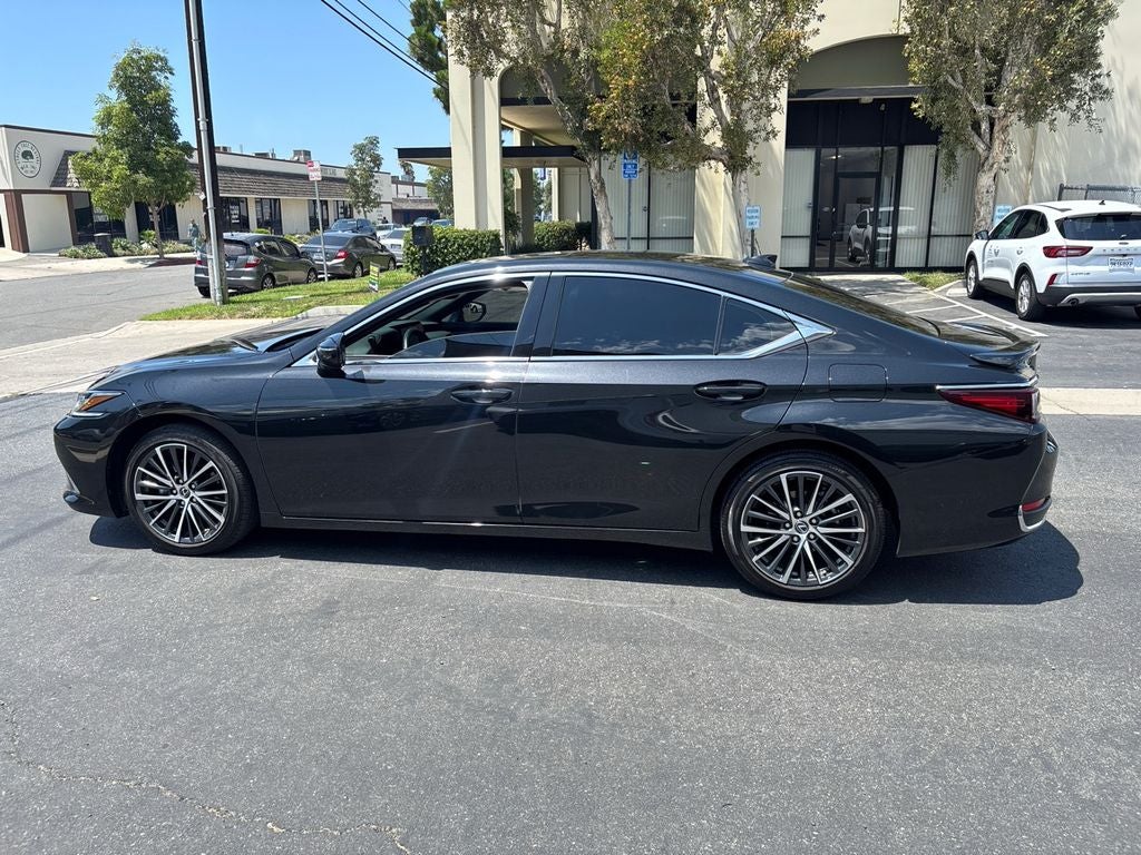 2025 Lexus ES 300h