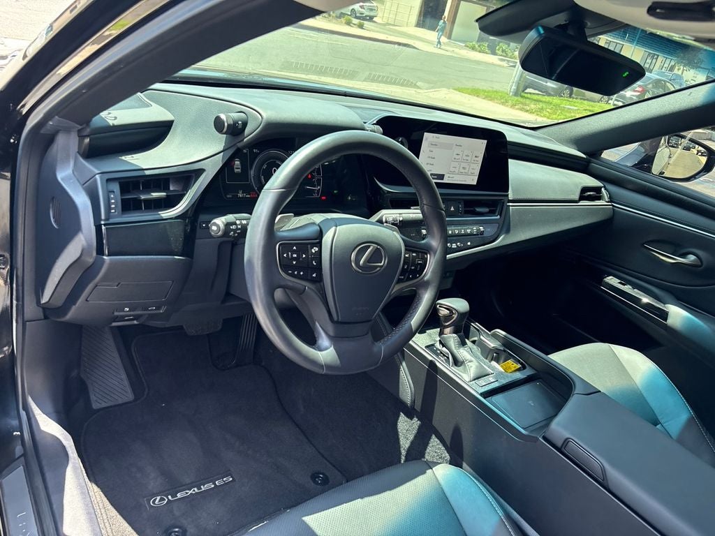 2025 Lexus ES 300h