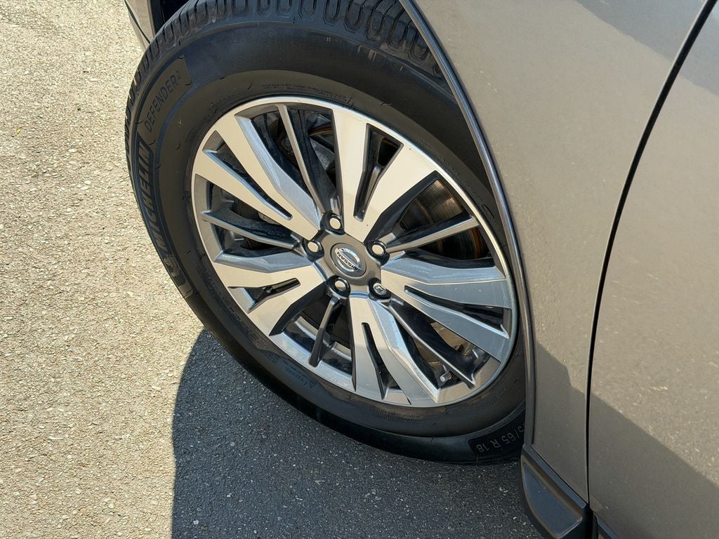 2020 Nissan Pathfinder SV