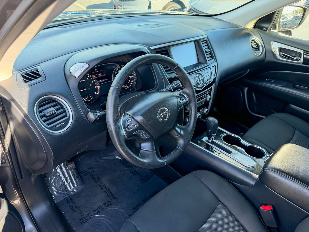 2020 Nissan Pathfinder SV