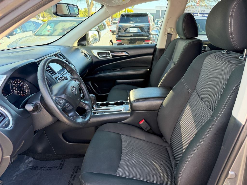 2020 Nissan Pathfinder SV