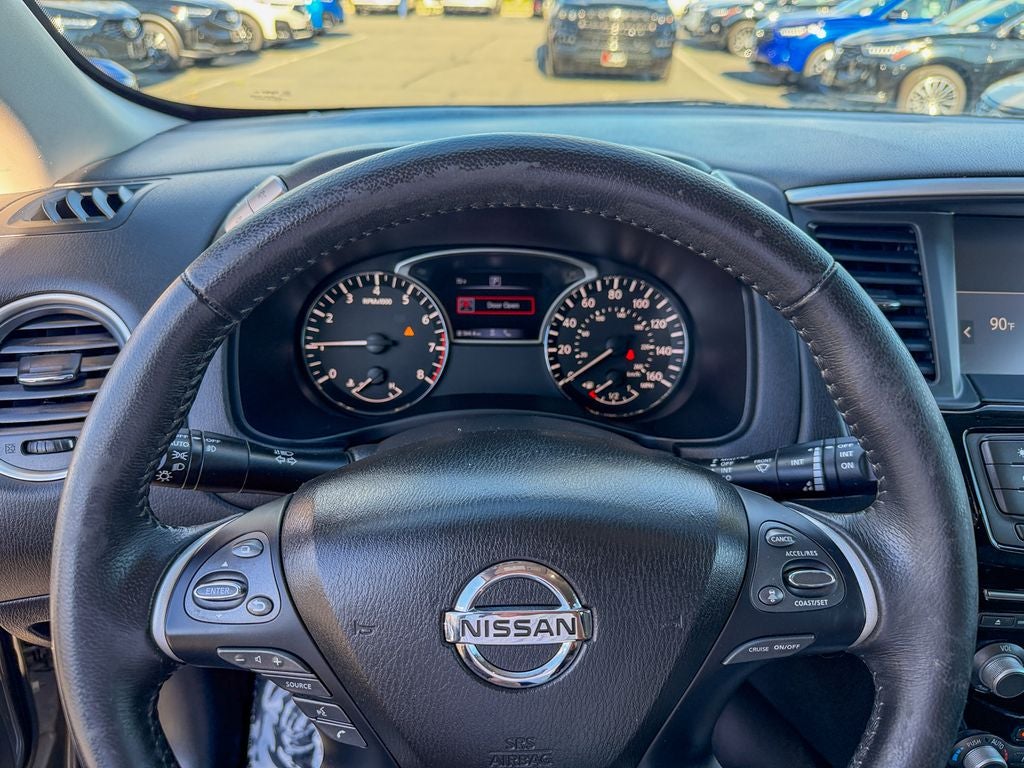 2020 Nissan Pathfinder SV