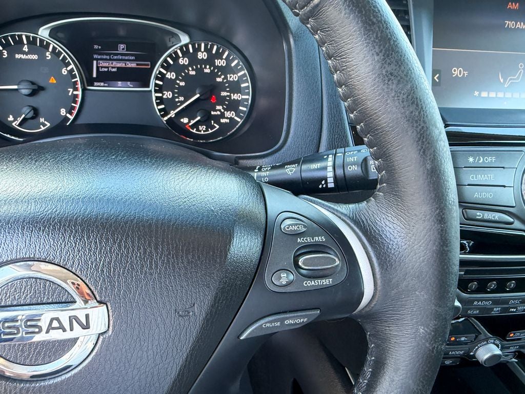 2020 Nissan Pathfinder SV