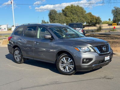 2020 Nissan Pathfinder SV