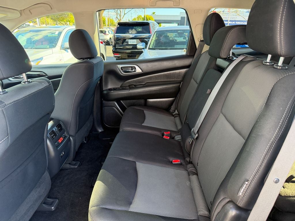 2020 Nissan Pathfinder SV