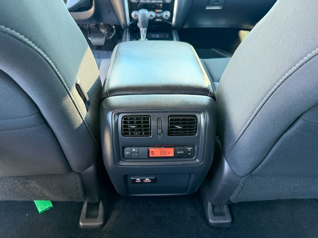 2020 Nissan Pathfinder SV