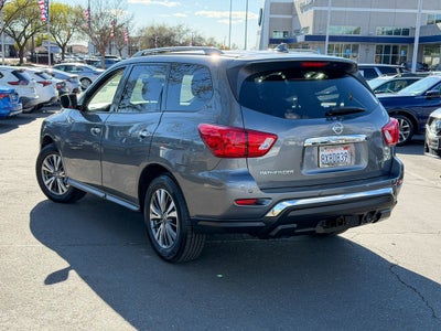 2020 Nissan Pathfinder SV