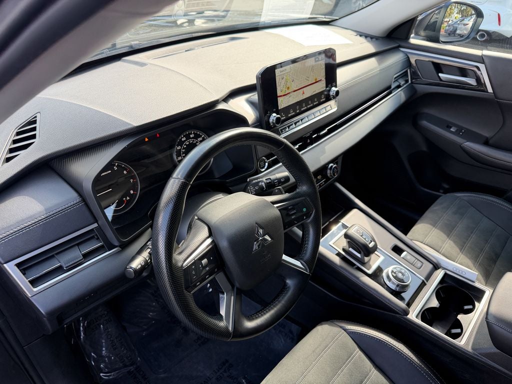 2024 Mitsubishi Outlander SE