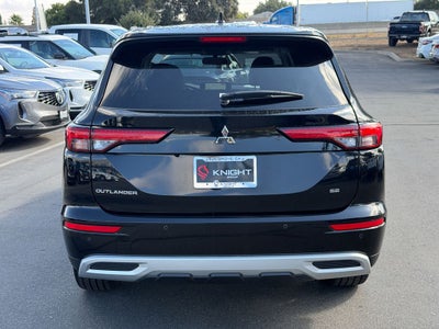 2024 Mitsubishi Outlander SE