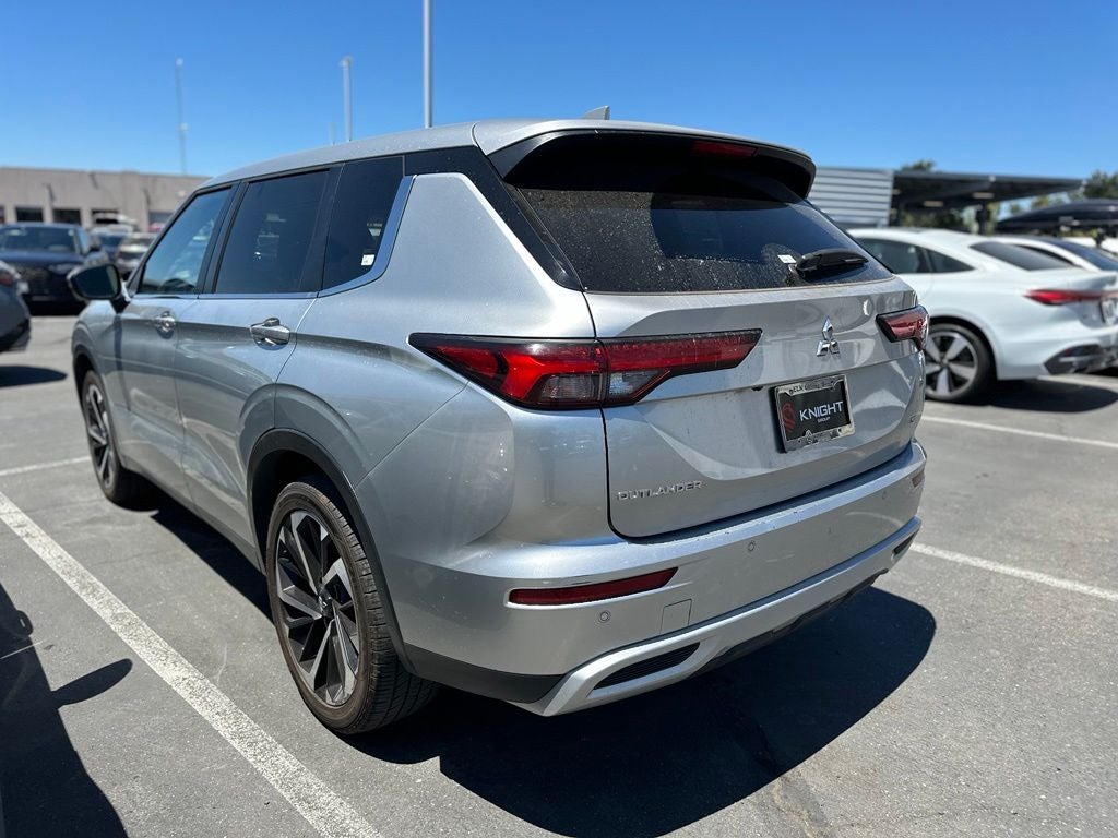 2024 Mitsubishi Outlander SE