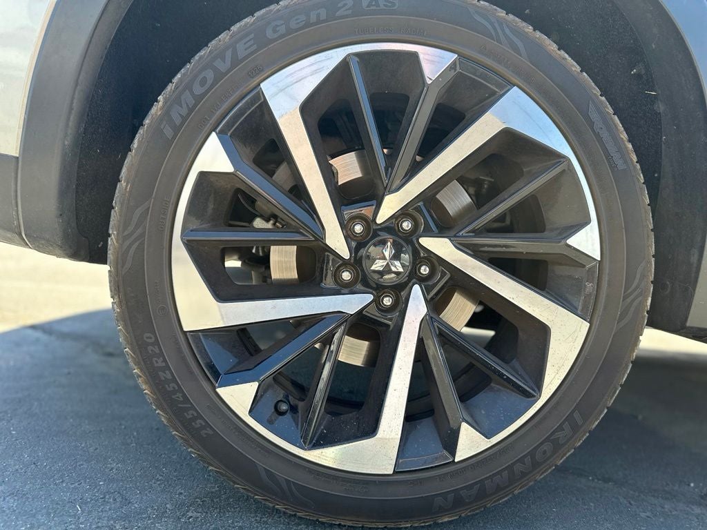 2024 Mitsubishi Outlander SE