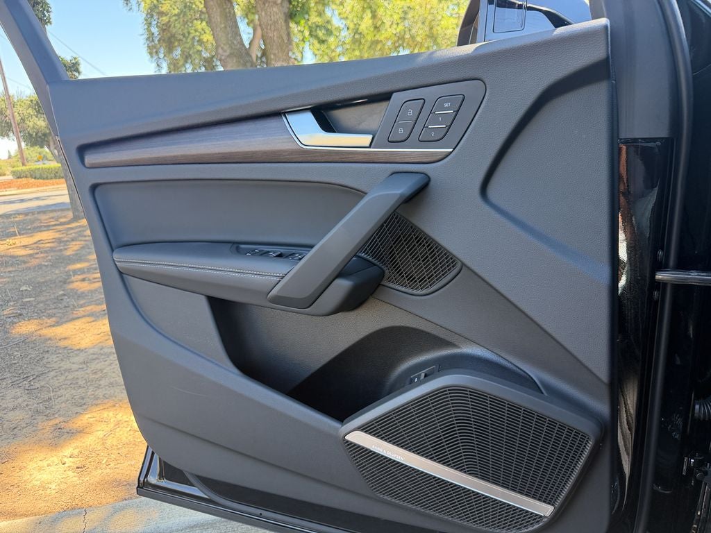 2024 Audi Q5 40 Premium Plus quattro