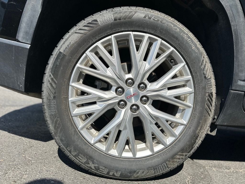 2024 GMC Acadia Elevation