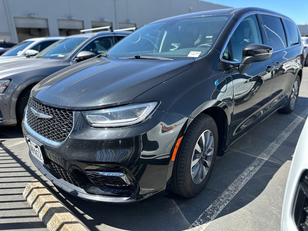 2023 Chrysler Pacifica Hybrid Touring L