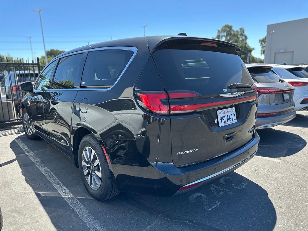 2023 Chrysler Pacifica Hybrid Touring L