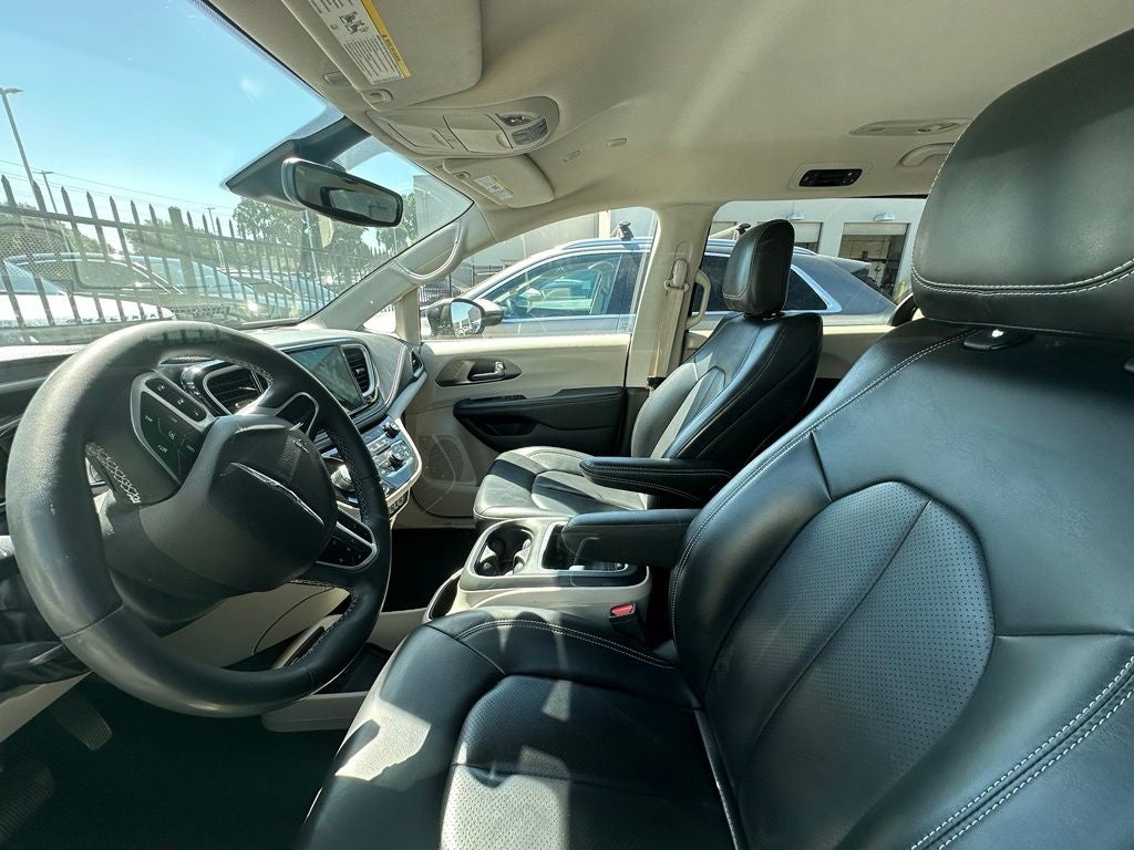2023 Chrysler Pacifica Hybrid Touring L