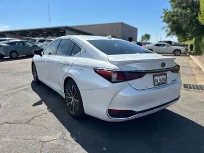 2022 Lexus ES 300h