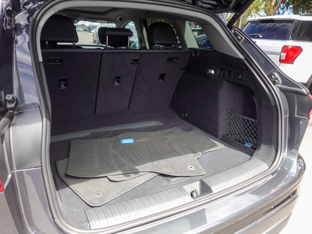 2025 Audi Q6 e-tron Premium