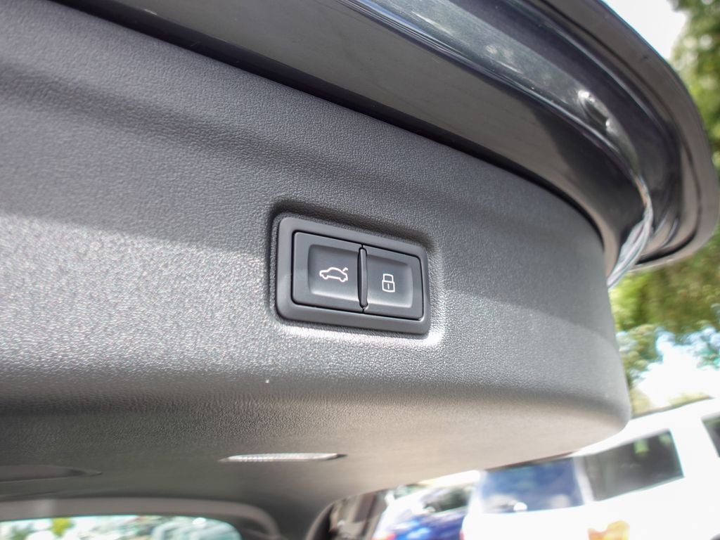 2025 Audi Q6 e-tron Premium