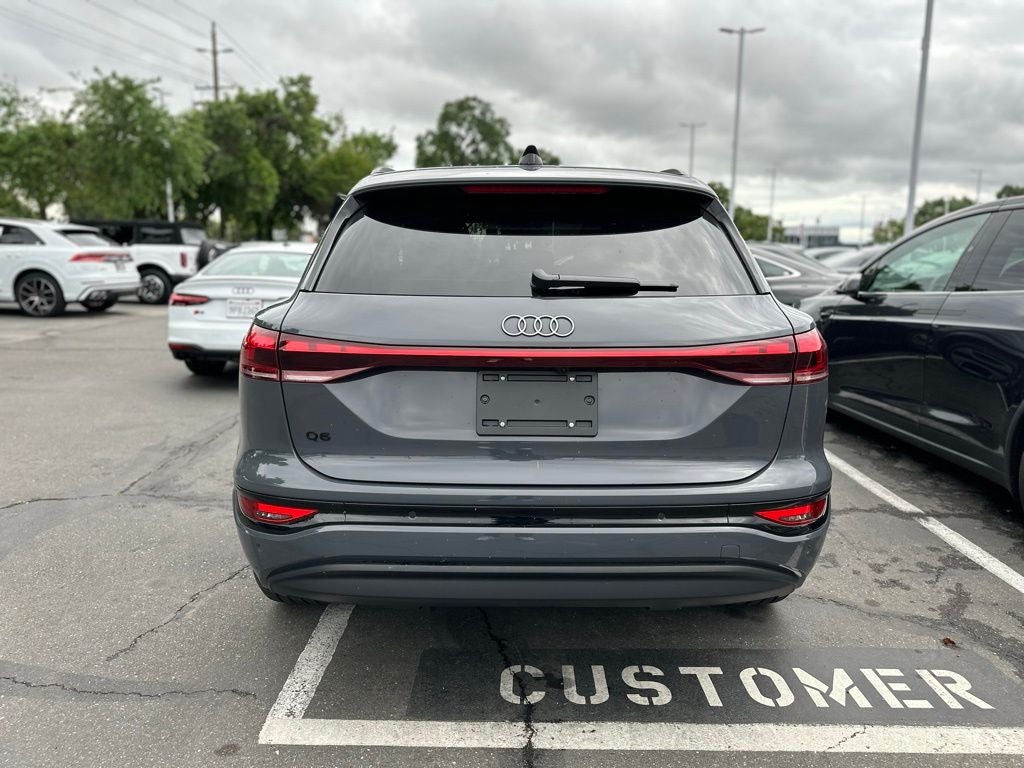 2025 Audi Q6 e-tron Premium Plus quattro