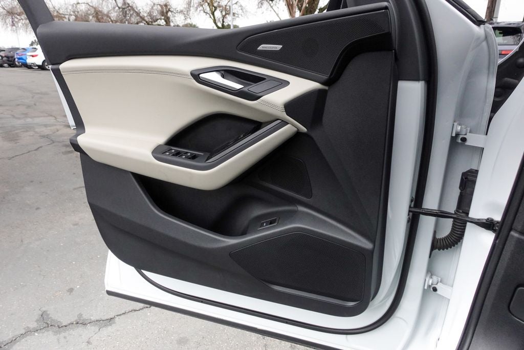 2025 Audi Q6 e-tron Premium Plus quattro