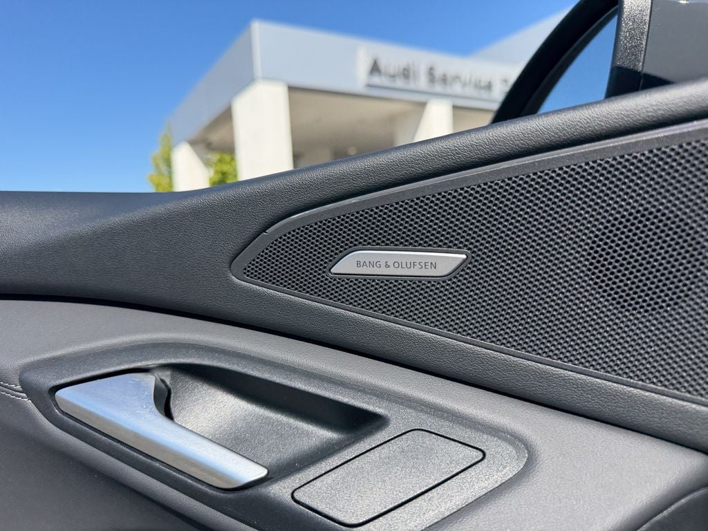 2025 Audi Q6 e-tron Premium Plus quattro
