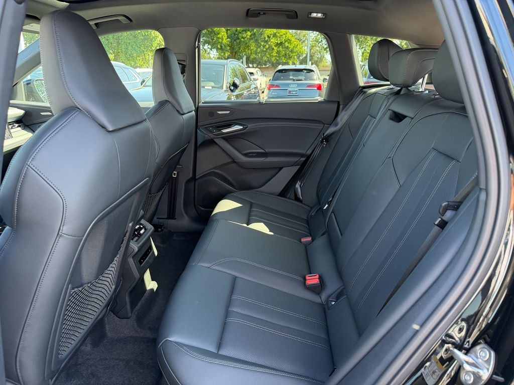 2027 Audi Q6 e-tron Premium quattro