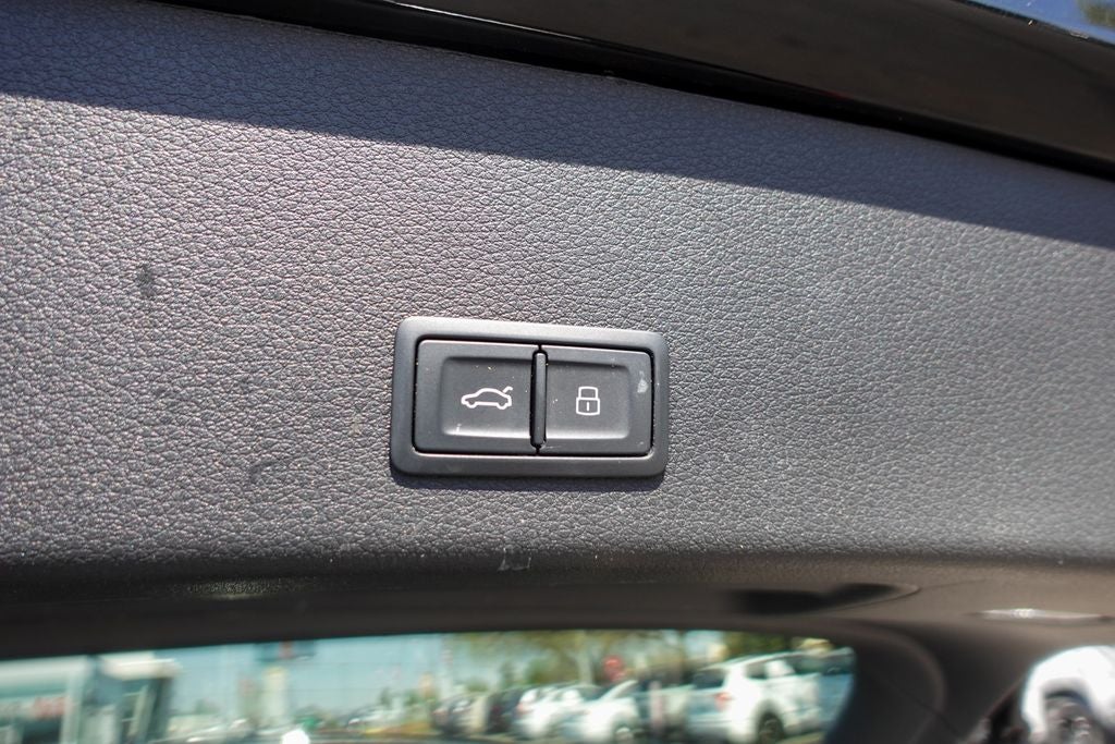 2024 Audi Q8 e-tron Premium Plus quattro