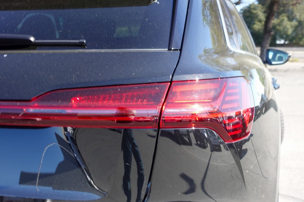 2024 Audi Q8 e-tron Premium Plus quattro