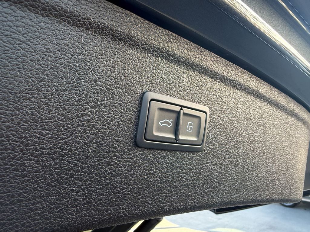 2023 Audi SQ5 Premium Plus quattro