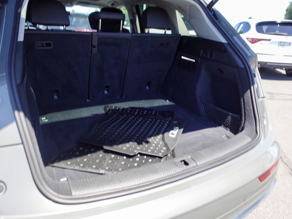 2023 Audi Q5 45 S line Premium quattro