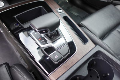 2024 Audi Q5 45 S line Premium quattro