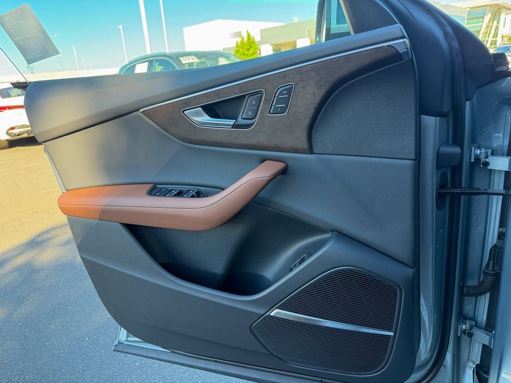 2025 Audi Q8 55 Premium Plus quattro